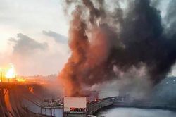 Nga không kích ồ ạt vào Ukraine, tên lửa bay sang không phận Ba Lan