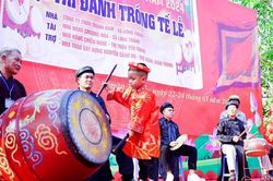 Hấp dẫn thi đánh trống tế tại Lễ hội Đền - chùa Gám