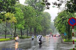 Tuần tới Bắc Bộ trời nóng, có mưa, Nam Bộ nắng nóng