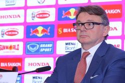 Ông Troussier cần nhìn thẳng vào sự thật