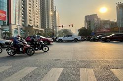 Thời tiết hôm nay 25/3: Bắc Bộ ngày nắng, vài nơi có mưa, Nam Bộ nắng nóng