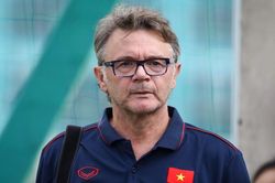 VFF chấm dứt hợp đồng với HLV Troussier ngay trong đêm 26-3