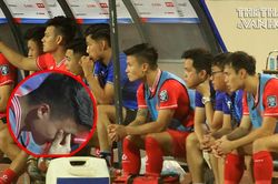 Quang Hải trầm ngâm đến bất lực, nhìn xa xăm rồi rơi nước mắt từ băng ghế dự bị