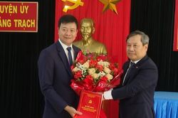 Phân công, chỉ định 2 Giám đốc Sở giữ chức Bí thư Huyện ủy