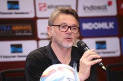 HLV Troussier: 'Giờ không phải lúc nói về tương lai của tôi'