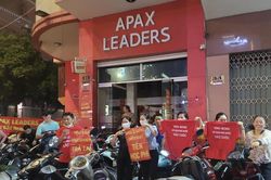Apax Leaders ngừng trả học phí cho phụ huynh