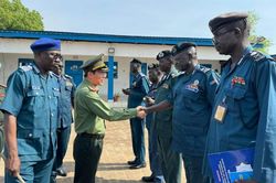 Thứ trưởng Lương Tam Quang làm việc với Tổng Tư lệnh Cảnh sát Nam Sudan