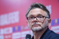 VFF chấm dứt hợp đồng với HLV Troussier