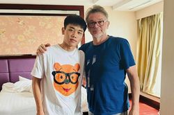Dàn tuyển thủ tạm biệt ông Troussier