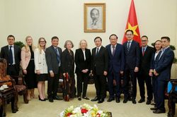 Cần cơ chế rõ ràng, cam kết cụ thể về tài chính, công nghệ cho năng lượng tái tạo
