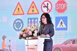 Trang bị kiến thức an toàn giao thông cho học sinh, sinh viên