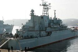 Ukraine phóng tên lửa trúng tàu đổ bộ bị Nga tịch thu