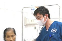 Nghe lời hàng xóm mua thuốc 'truyền miệng', người phụ nữ suýt mất mạng