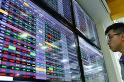 Áp lực bán lan rộng, VN-Index giảm hơn 6 điểm