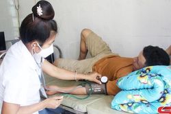 Chuyển trung tâm y tế cấp huyện trực thuộc Sở Y tế về trực thuộc UBND các huyện, thành phố