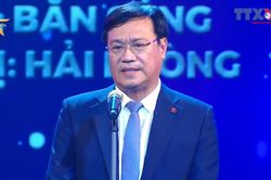 Kinh ngạc Nguyễn Thị Thật một năm đạp nhiều vòng trái đất, 'rái cá' Huy Hoàng bơi liên tục từ Cà Mau ra Móng Cái
