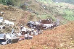Lào Cai: Xe tải rơi xuống vực sâu, 4 người bị thương
