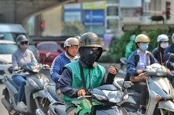 Nhiều khu vực cả nước nắng nóng gay gắt, có nơi 37 độ