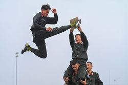 Mãn nhãn với những màn võ thuật của lực lượng cảnh sát cơ động