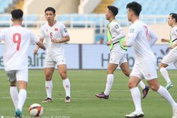 HLV Shin Tae Yong bất ngờ chê thế hệ vàng bóng đá Việt Nam sắp hết thời