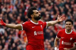 Salah vẫn tỏa sáng, Liverpool tiếp tục nuôi hy vọng vô địch