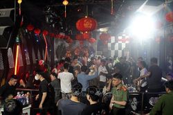 Phát hiện hàng chục đối tượng dương tính với ma túy trong quán bar