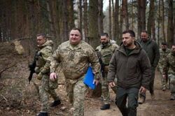 Ông Zelensky miễn nhiệm người bạn lâu năm
