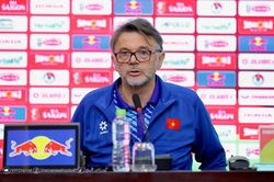 Ông Troussier đi rồi, thì sao?
