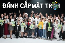 Double2T 'rủ' Tùng Dương, Hồng Nhung và dàn nghệ sĩ cùng hòa giọng trong MV 'Đánh cắp mặt trời'