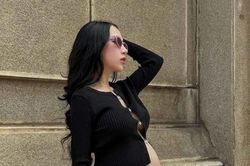 Rich kid Phạm Trần Minh Anh bầu tròn xoe vẫn diện váy ngắn cũn