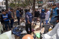 Hiện trường Israel không kích bệnh viện Gaza, nhiều thương vong