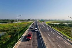 Thông tuyến cao tốc Hà Nội - Vinh, TPHCM - Nha Trang dịp 30/4