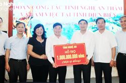 Tỉnh Nghệ An trao hỗ trợ sinh kế cho người nghèo tỉnh Điện Biên