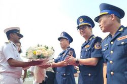 Tàu Cảnh sát biển Ấn Độ ghé thăm TP. Hồ Chí Minh