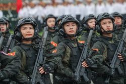 Bóng hồng hợp luyện cho lễ kỷ niệm 70 năm Chiến thắng Điện Biên Phủ
