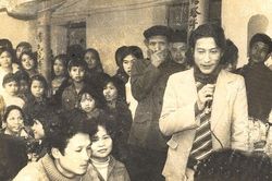 'Trong vài trăm phong bì tiền mừng đám cưới tôi có một... bài thơ'