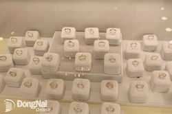 Giá vàng nhẫn tiếp tục lập kỷ lục mới, vượt mốc 7,2 triệu đồng/chỉ