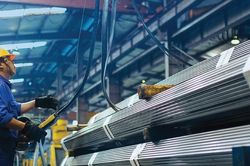 Giá thép hôm nay 4/4: Thép nội chịu ảnh hưởng tiêu cực từ thị trường thép Trung Quốc