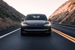 Tesla giành lại danh hiệu thương hiệu bán xe điện số 1 thế giới từ tay hãng xe Trung Quốc