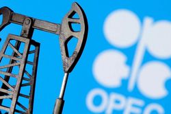 OPEC+ không thay đổi sản lượng
