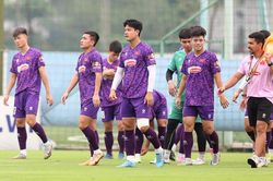 U23 Việt Nam 'bở hơi tai' dưới tay thầy mới Hoàng Anh Tuấn