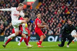 Lịch thi đấu bóng đá hôm nay 7/4: Đại chiến MU vs Liverpool