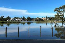 Cứu nạn hơn 150 người ở vùng lụt miền đông Australia