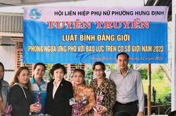 Nữ luật gia và vụ ly hôn oái oăm 'do vợ không đẻ được con trai'