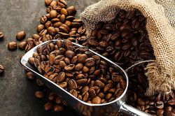 Ngày 6/4: Giá cà phê và hồ tiêu biến động không đồng nhất, cao su giảm