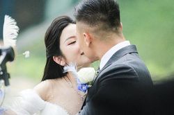 Quang Hải và Chu Thanh Huyền lộ diện ở tiệc cưới ngoài trời, khóa môi cực tình cảm, visual cô dâu gây chú ý