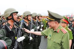 Đại tướng Tô Lâm dự tổng duyệt diễu binh, diễu hành Lễ kỷ niệm 50 năm Ngày truyền thống lực lượng Cảnh sát cơ động