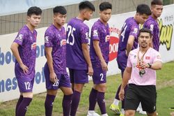 HLV Hoàng Anh Tuấn và nỗi lo hàng thủ của U23 Việt Nam