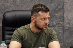 Tổng thống Ukraine Zelensky chủ trì cuộc họp tham mưu