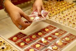 Giá vàng nhẫn vẫn 'lầm lũi' đi lên, xác lập đỉnh cao mới